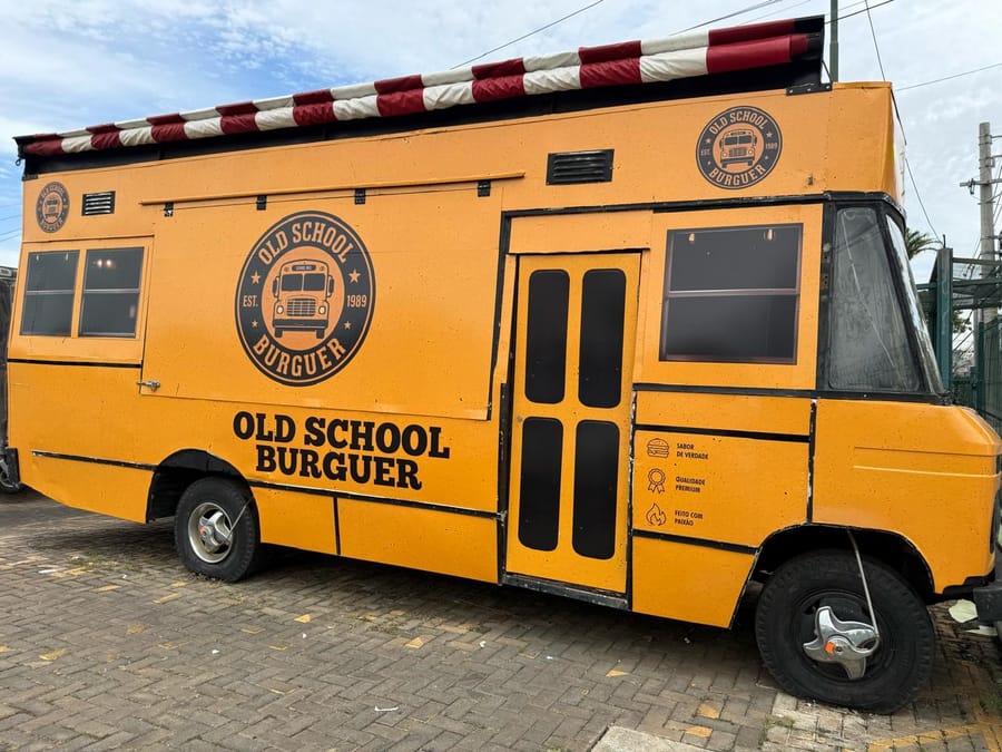Food truck Old School com envelopamento
