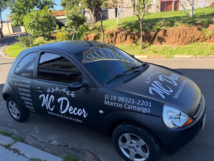 Carro MC Decor com adesivagem