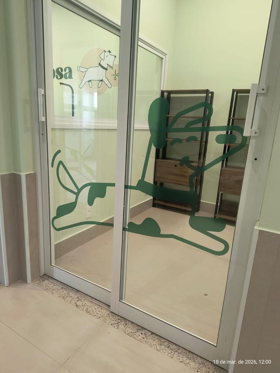Adesivo em vidro de pet shop