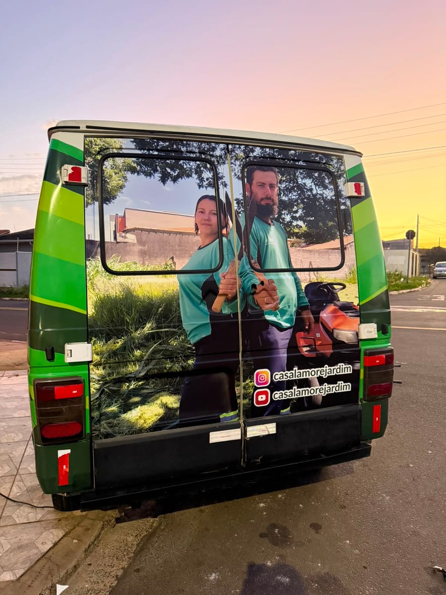 Veículo com impressão fotográfica aplicada